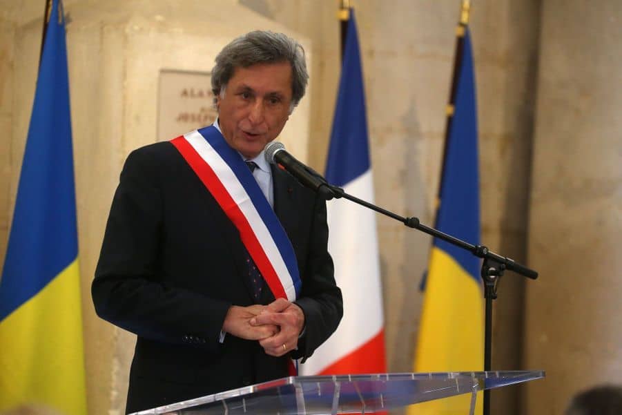 Patrick de Carolis élu maire d’Arles