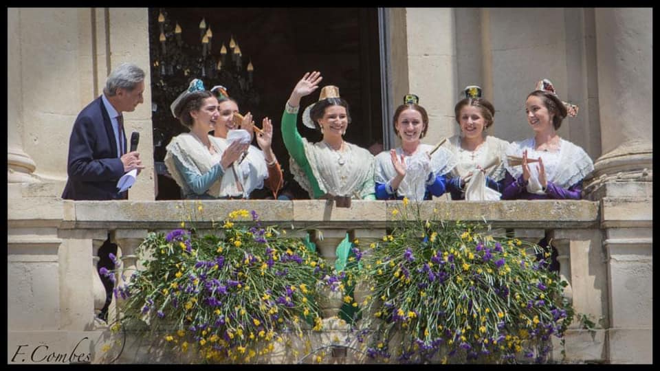 Le peuple d’Arles a une nouvelle Reine, Camille Hoteman !