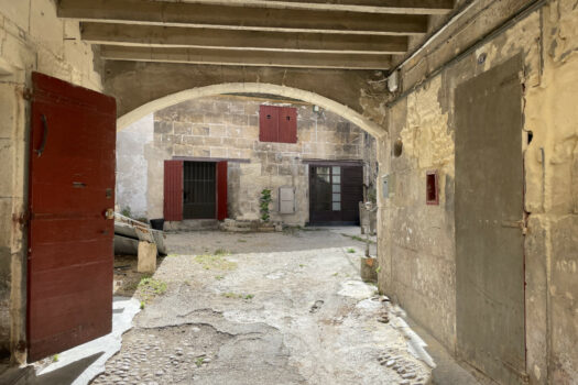 Maison local Arles