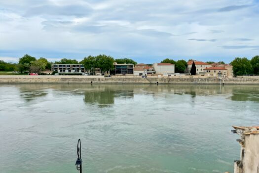 Maison vue sur le Rhône Arles