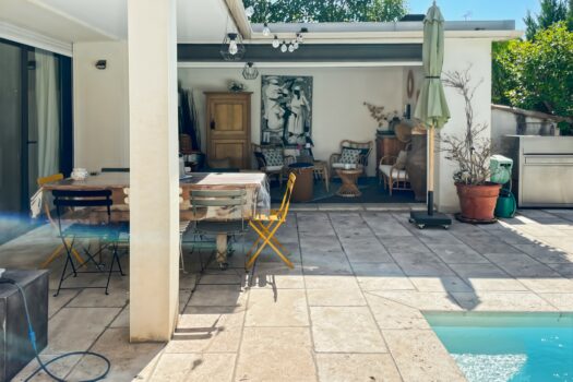 Maison avec bassin chauffé Arles