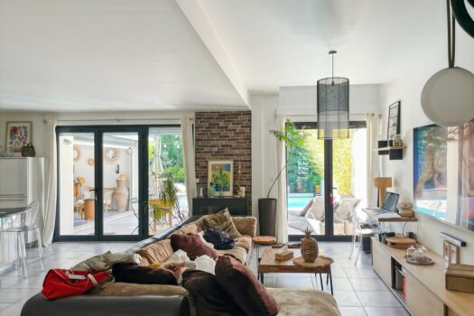 Maison avec bassin chauffé Arles