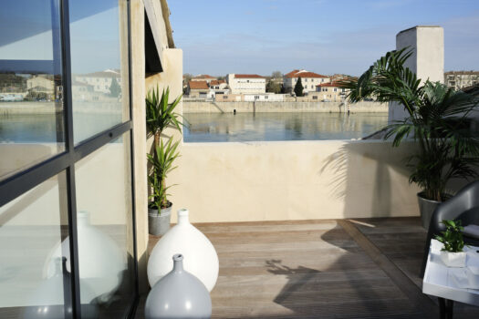 Grande maison sur les quais
